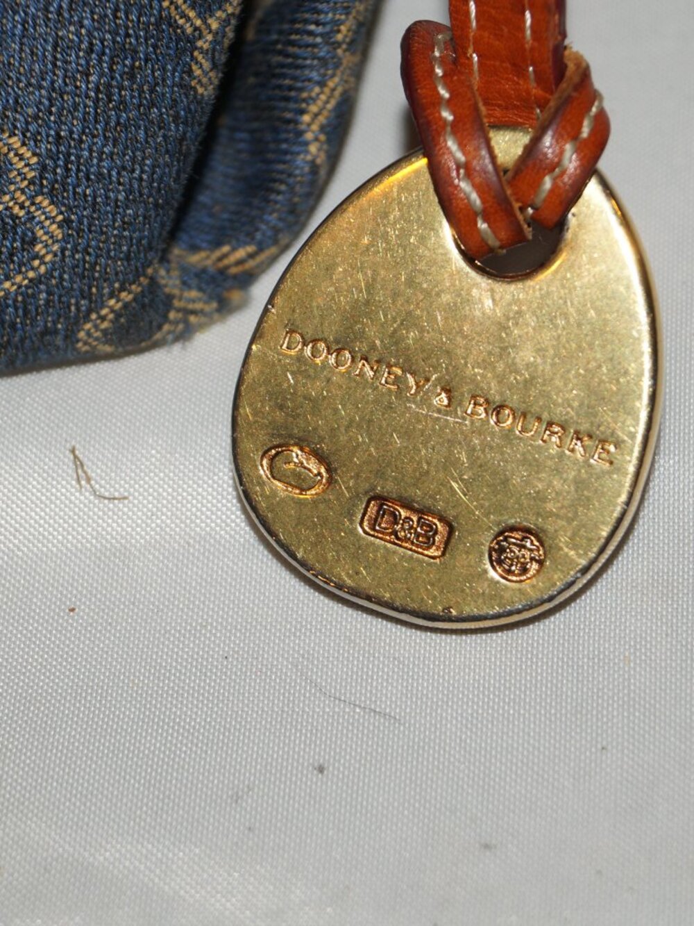 Dooney & Bourke Denim Handbag Blue Brown Leather Large Purse Monogram Medallion - Picture 4 of 12
